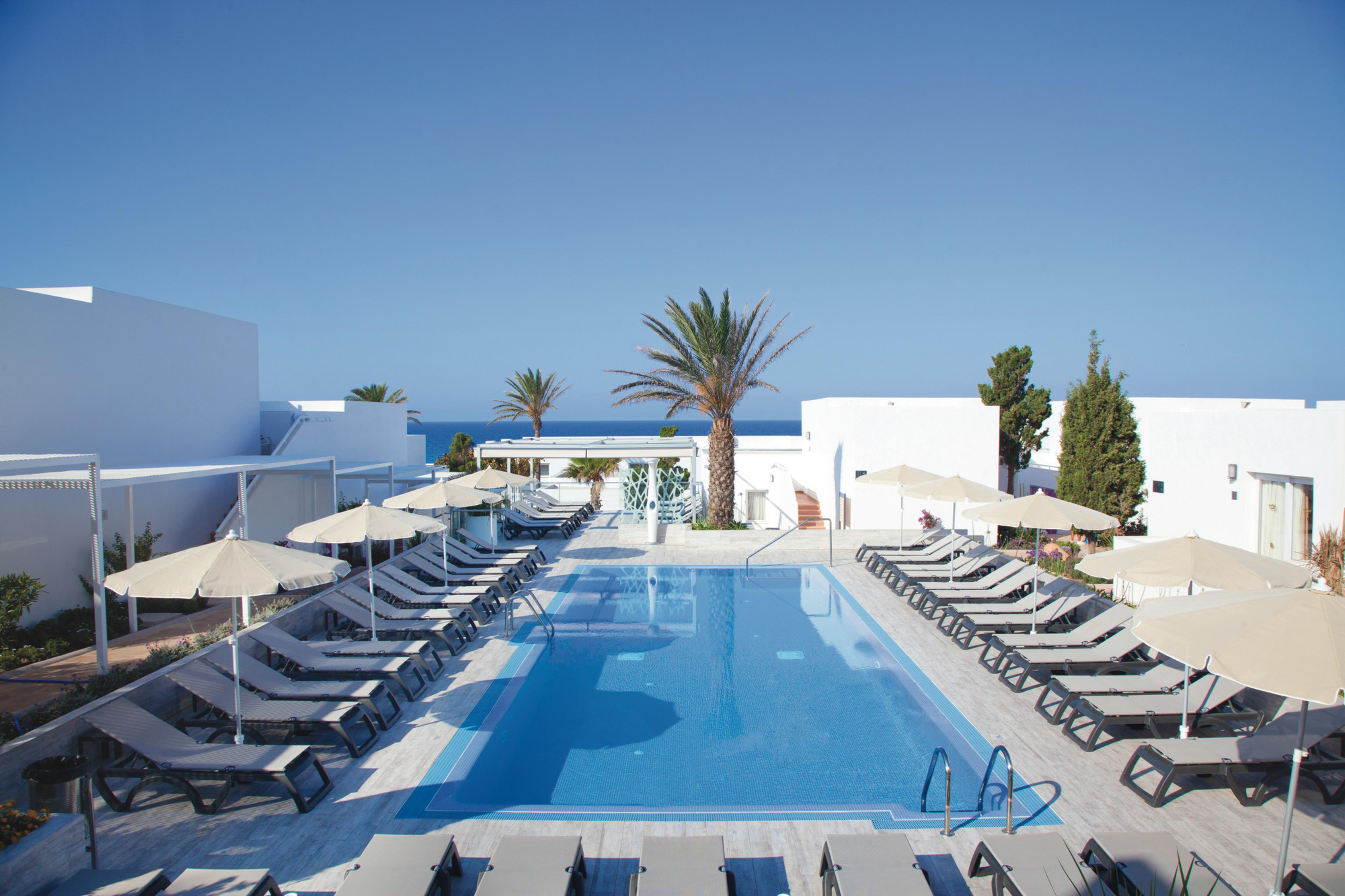 Riu La Mola Hotel Playa Migjorn Bagian luar foto
