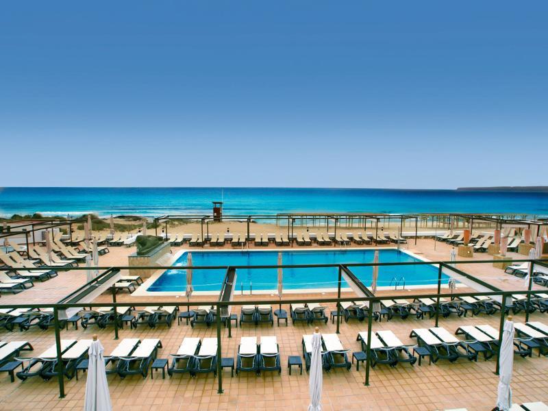 Riu La Mola Hotel Playa Migjorn Bagian luar foto