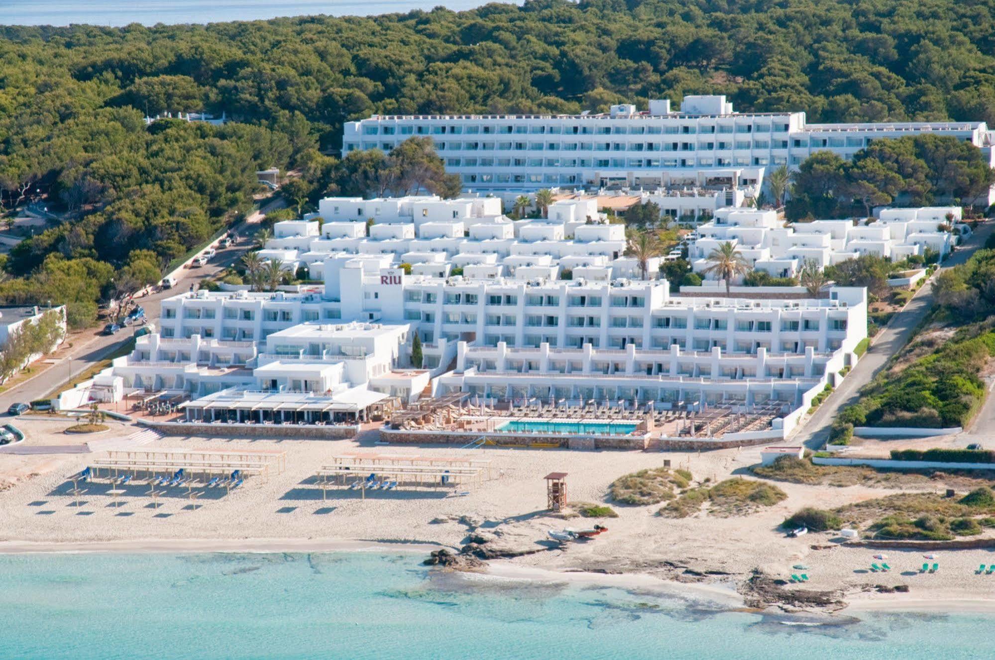 Riu La Mola Hotel Playa Migjorn Bagian luar foto